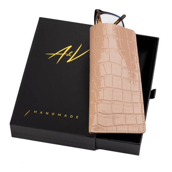 Sleek Calfskin Glasses Case – Alligator Pattern Craftsmanship Coffee Kiss - Picture 2 of 3